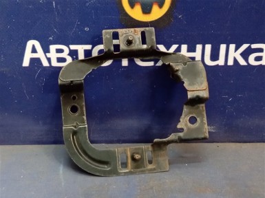 Крепление противотуманной фары переднее правое Nissan X-trail NT30 QR20DE 2005
