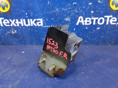 Кронштейн усилителя бампера переднее правое  Nissan X-trail NT30 QR20DE 2005 