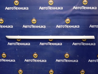 Накладка на дверь передняя правая Nissan Sunny FB15 QG15DE 2004