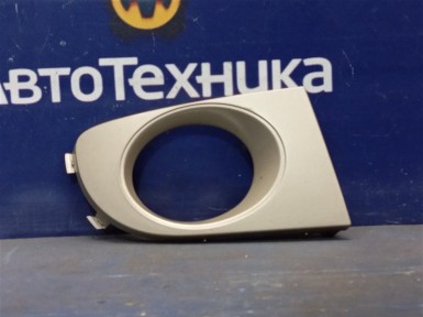 Накладка противотуманной фары передняя правая  Nissan Bluebird Sylphy FG10 QG15 2005 