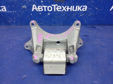 Подушка коробки передач задняя Mercedes-benz  E-class W212247 M271DE18AL 2012 