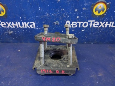 Стремянка рессоры задняя правая Nissan Nv200  VM20 HR16 2014 