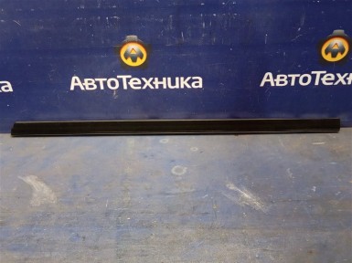 Уплотнитель стекла двери передний левый Suzuki Solio MA26S K12C 2017