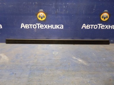 Уплотнитель стекла двери задний правый Suzuki  Solio MA36S K12C 2017 