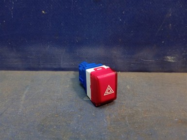 Кнопка включения аварийной сигнализации Toyota/daihatsu  Tank/thor M900A 1KR-FE 2018 