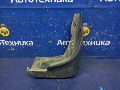 Брызговик передний правый Honda Civic EU3 D17A 2001