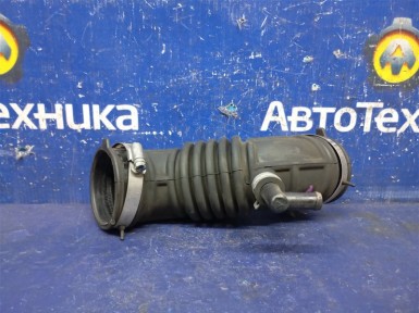 Патрубок воздушного фильтра Nissan Nv200  VM20 HR16DE 2014 