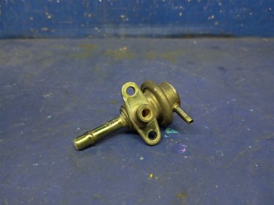 Регулятор давления топлива Subaru Forester SF5 EJ205 2001