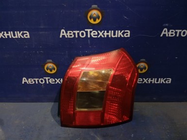 Стоп-сигнал задний правый Toyota Allex/corolla Runx NZE121 1NZ-FE 2001