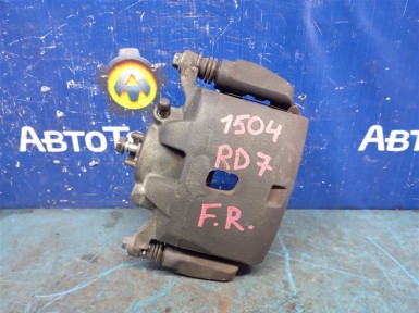 Суппорт передний правый Honda CR-V RD7 K24A 2006