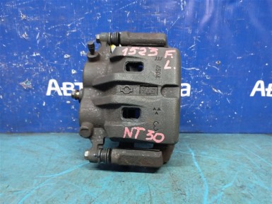 Суппорт передний левый Nissan X-trail NT30  QR20DE 2005 