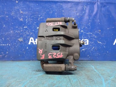 Суппорт передний правый Nissan X-trail NT30  QR20DE 2005 