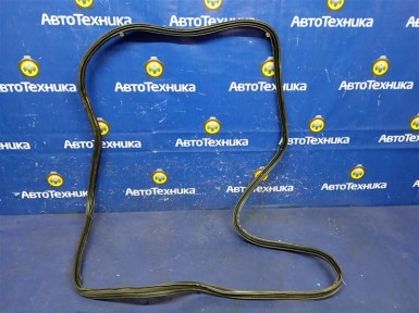 Уплотнитель багажника задний Nissan Dualis NJ10 MR20DE 2007