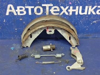 Механизм стояночного тормоза задний левый  Mercedes-benz E-class W212247 M271DE18AL 2012 