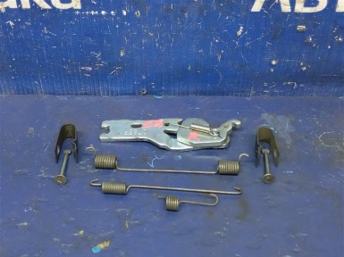 Механизм стояночного тормоза задний правый  Suzuki Solio MA26S K12C 2017 