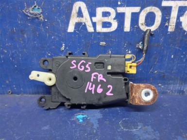 Электропривод замка двери передний правый Subaru Forester SG5 EJ202 2002