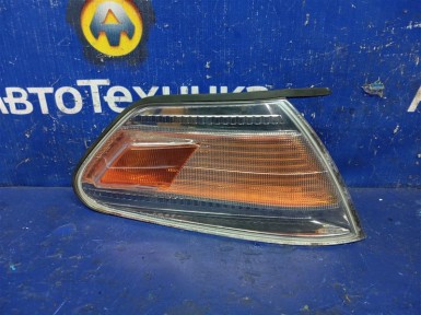 Габарит передний правый Toyota Mark 2 GX100  1G-FE 1999 
