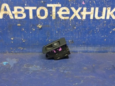 Кнопка стеклоподъёмника передняя BMW X3 E83  N52B25 2007 