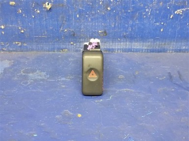 Кнопка включения аварийной сигнализации Subaru  Impreza GG2 EJ152 2003 