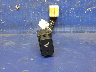 Кнопка включения обогрева сидений передняя  Suzuki Escudo TDB4W N32A 2008 