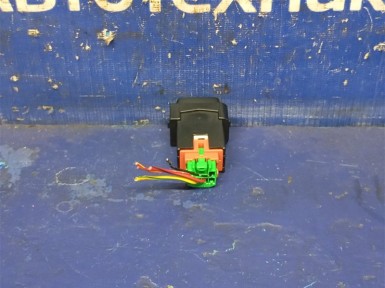 Кнопка включения обогрева сидений передняя  Suzuki Escudo TDB4W N32A 2008 