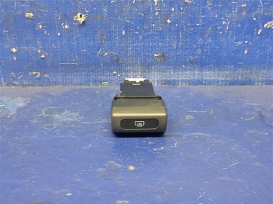 Кнопка включения обогрева стекла задняя Subaru Forester SF5 EJ205 2001