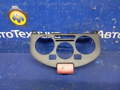 Накладка консоли передней панели Nissan Ad VZNY12 HR16DE 2015