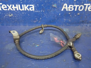 Шланг тормозной передний правый Toyota Avensis  ZRT272W 3ZR-FAE 2013 