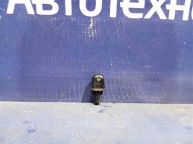 Форсунка омывателя задняя Nissan Leaf ZE0 EM61 2011