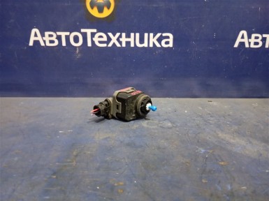 Корректор фар передний левый Nissan Dualis  NJ10 MR20DE 2007 