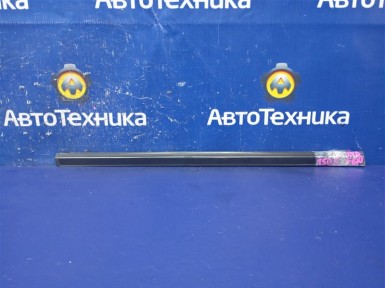 Молдинг стекла задний правый Nissan Bluebird  Sylphy FG10 QG15DE 2005 