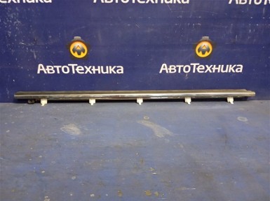 Молдинг стекла передний правый Nissan Gloria  MY34 VQ25DD 2003 