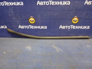 Молдинг стекла передний правый Nissan Nv200  VM20 HR16DE 2011 