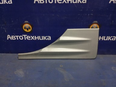 Накладка на дверь багажника задняя правая  Mitsubishi Pajero V75W 6G74 2001 