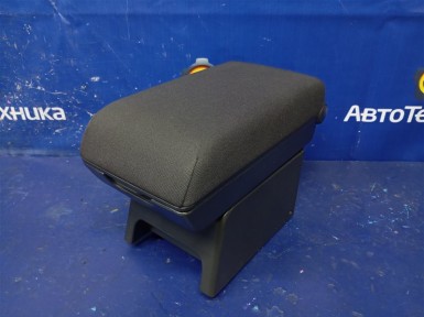 Подлокотник передний Nissan X-trail NT30  QR20DE 2005 