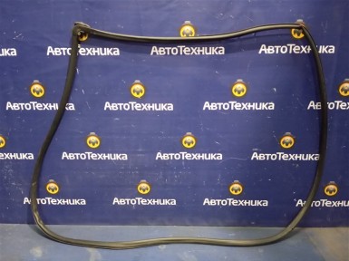 Уплотнитель двери передний правый Honda Civic Ferio ES1 D15B 2004