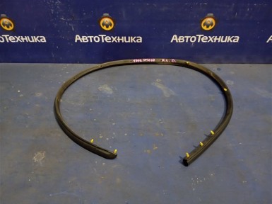 Уплотнитель двери передний нижний левый Jeep  Grand Cherokee WH EVD 2007 