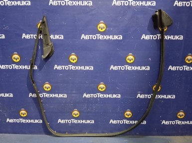 Уплотнитель двери передний правый Nissan  Gloria MY34 VQ25DD 2003 