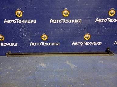 Уплотнитель двери передний нижний правый  Nissan Gloria MY34 VQ25DD 2003 