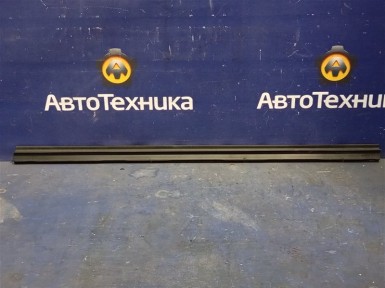 Уплотнитель стекла двери задний правый Suzuki  Solio MA26S K12C 2017 