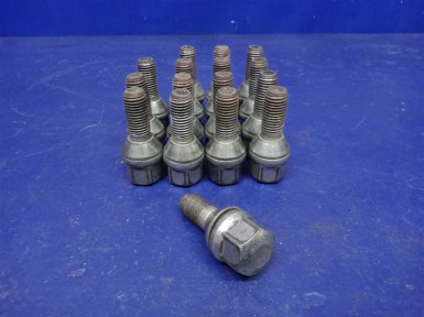 Болт колесный BMW 3-series E90 N52B25A 2006 