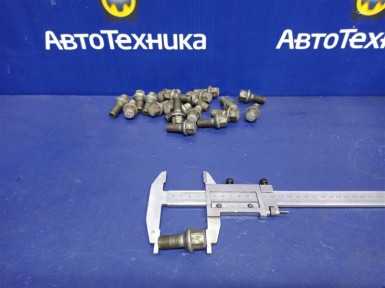Болт колесный Mercedes-benz C-class S204241 M271KE18ML 2009