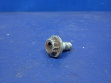 Болт Toyota Corolla Fielder NZE121G 1NZFE  2001 