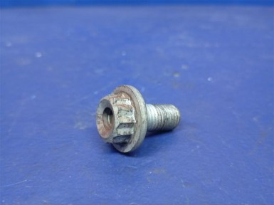 Болт Toyota Corolla Fielder NZE121G 1NZFE  2001 