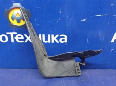 Брызговик передний правый Nissan Note E12  HR12DDR 2014 