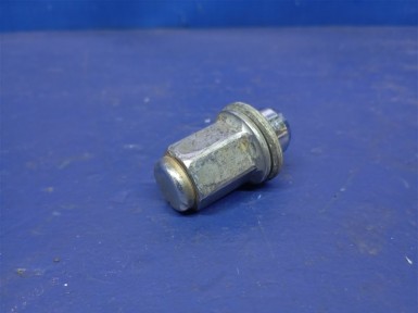 Гайка на колесо Toyota Kluger V MCU25W 1MZ  2001 