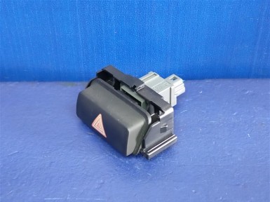 Кнопка включения аварийной сигнализации Toyota  Corolla Fielder NZE161G 1NZ-FE 2015 