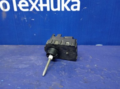 Корректор фар передний правый Mazda Axela  BL6FJ Z6 2011 