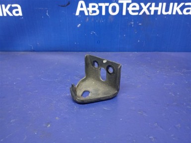 Крепление запасного колеса левое Nissan Nv200  VM20 HR16DE 2010 