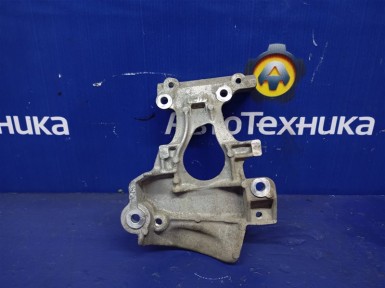 Кронштейн компрессора кондиционера Honda  Step Wagon RK1 R20A 2012 